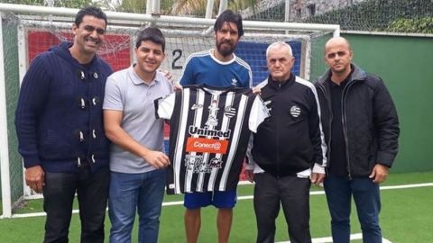 Sebastián Abreu llegó a 30 clubes; firma con Athletic Club de Brasil