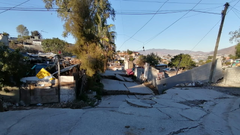 Residentes se niegan a abandonar sus hogares, autoridades insisten