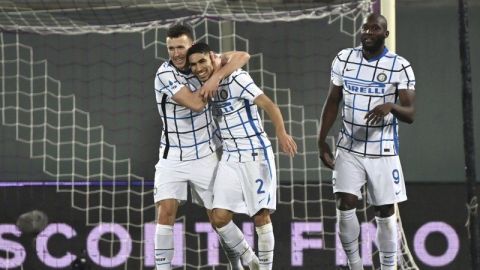 Inter lidera la Serie A tras imponerse a Fiorentina