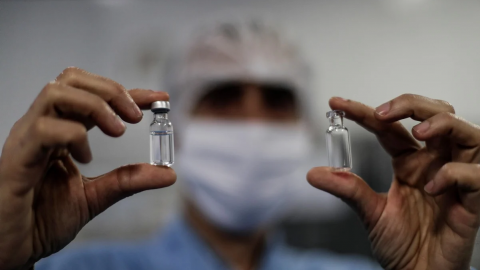 Vinculan a proceso a 2 enfermeros por presunto robo de vacunas
