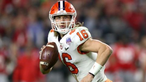 Trevor Lawrence tendrá de 4 a 5 meses de recuperación luego de que sea operado