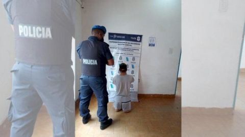 Hombre sin piernas y sin brazos le robó la cartera a una mujer