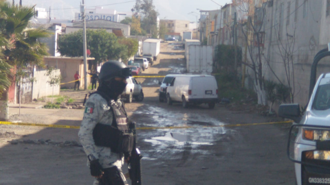 Hallazgo de un cuerpo encobijado, en Lomas del Matamoros