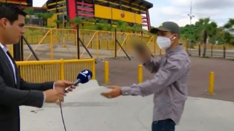VIDEO: Reportero es asaltados en plena cobertura y todo queda grabado