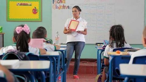 Sobreviven ocho de 19 becas del sistema educativo del Estado de México