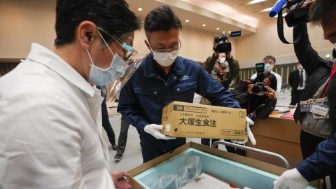 Japón arranca campaña de vacunación contra COVID-19