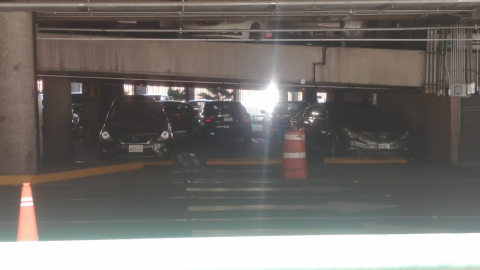 Imposible acceso a estacionamiento Aeropuerto por visita de AMLO