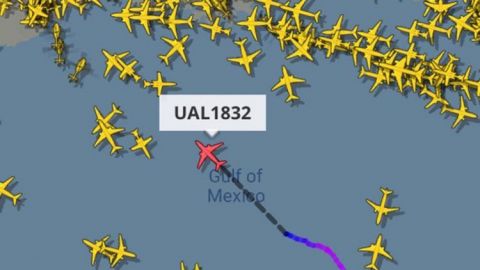 VIDEO: Avión pierde un motor en ruta Cancún-Houston