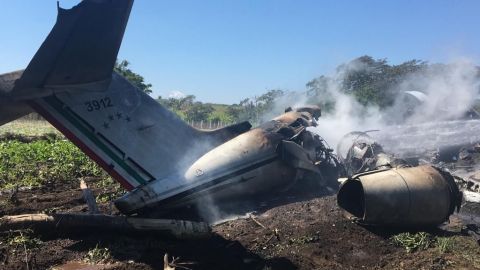 Cae aeronave de la Fuerza Aérea, hay seis oficiales fallecidos