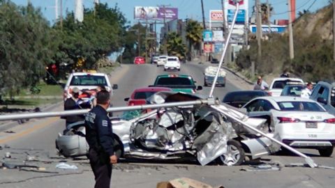 Muere tras fuerte accidente sobre la carretera libre Rosarito