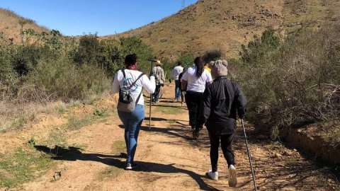 Familiares de desaparecidos hallan cuerpo calcinado de una mujer en Rosarito