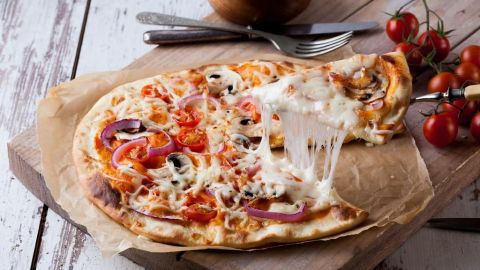 Una rebanada de pizza es MÁS SALUDABLE que un tazón de cereal, asegura experta