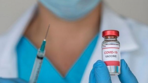 Maestros y vendedores de comestibles recibirán vacuna COVID en SD