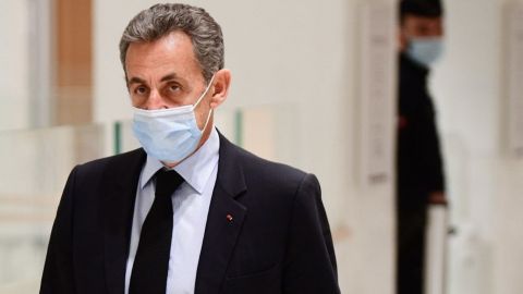 Condenan a 3 años de cárcel a Nicolas Sarkozy, ex presidente de Francia