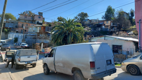 Hombre es asesinado a balazos en Los Pinos