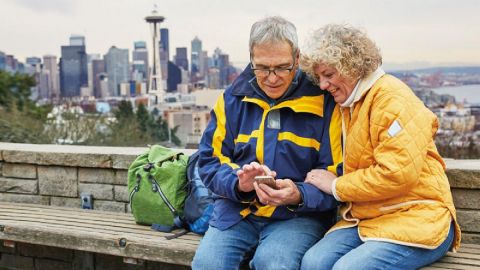 Pareja se jubila, vende todo y sale a viajar por el mundo; han visitado 85 países