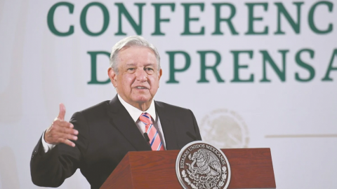 ''Se recuperarán todos los empleos en junio'': AMLO
