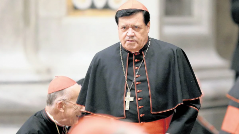 Dan de alta al cardenal emérito Norberto Rivera tras ser hospitalizado por COVID