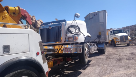 VIDEO: Volcadura en La Rumorosa