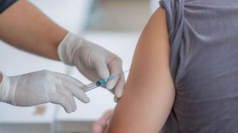 Iniciarán vacunación masiva este lunes en Mexicali