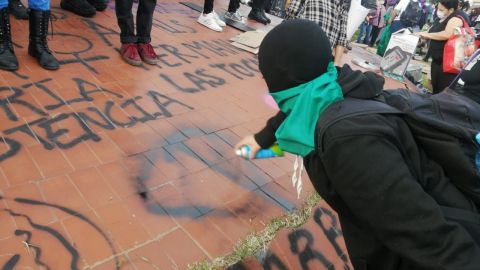 ¡Las paredes se limpian, pero las chicas que se han ido ya no regresan!