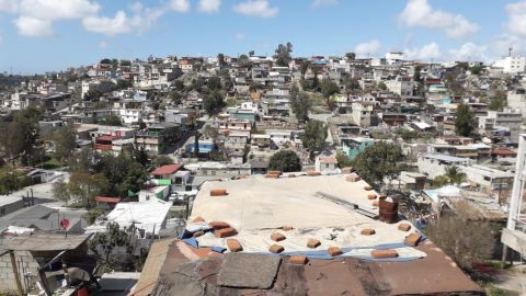 Ciudadanos se preparan para hacer frente a las lluvias