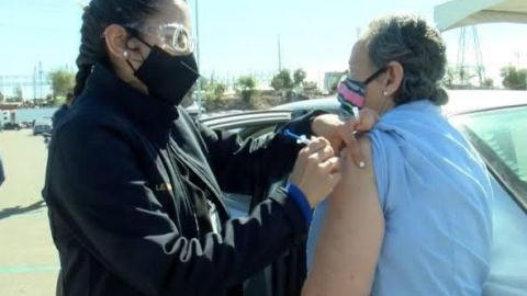 Continúa la vacunación masiva en el FEX de Mexicali