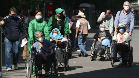 México suma 194 mil 490 muertes por covid-19; 639 más que ayer