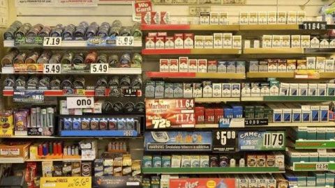 Proponen ocultar cigarrillos a la vista del consumidor