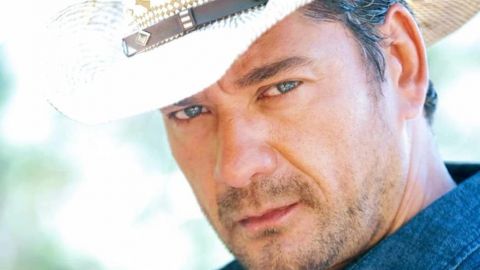 Acusan de violación a Eduardo Shacklett, actor de Televisa