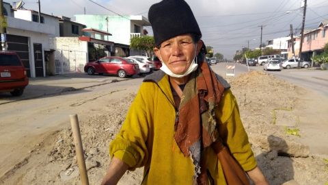 El ‘nido’ de Lucy, vive en la calle y sin apoyo del gobierno