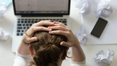 Clases en línea provocarían LLANTO EXCESIVO y PROBLEMAS para DORMIR en niños