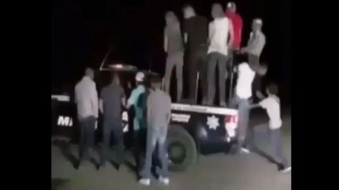 VIDEO: En patrullas arman fiesta y arrancones, director de SP responsable