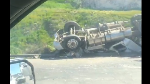 Video: Tráiler accidentado en Rampa de la Cinco y Diez