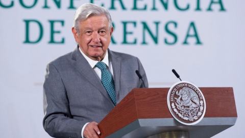 TEPJF prohíbe emitir propaganda de gobierno en 'mañanera' de AMLO durante campaña