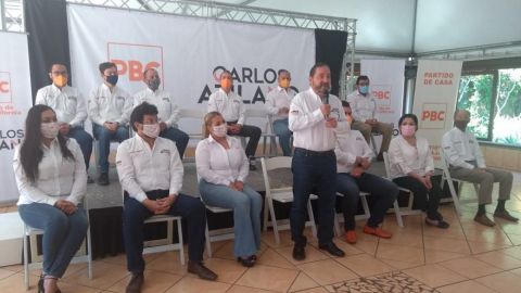 Presenta Carlos Atilano a su equipo de campaña