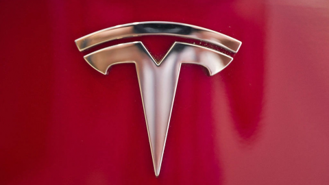 Tesla superó estimaciones; entregó 184 mil 800 autos en primer trimestre
