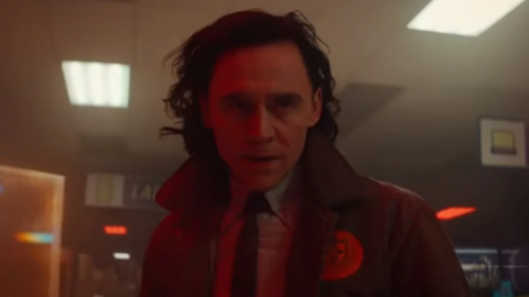 Loki rompe la cordura del tiempo en el tráiler de su serie