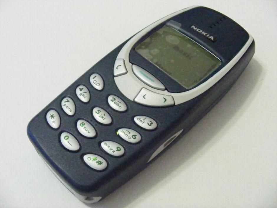 Clásico celular Nokia 3310 regresa - La Tercera