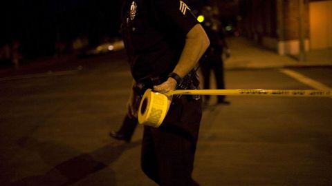 Tres heridos en tiroteo tras discusión en bar al este de Los Ángeles