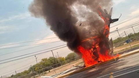 Cae helicóptero y se incendia en Apodaca, Nuevo León