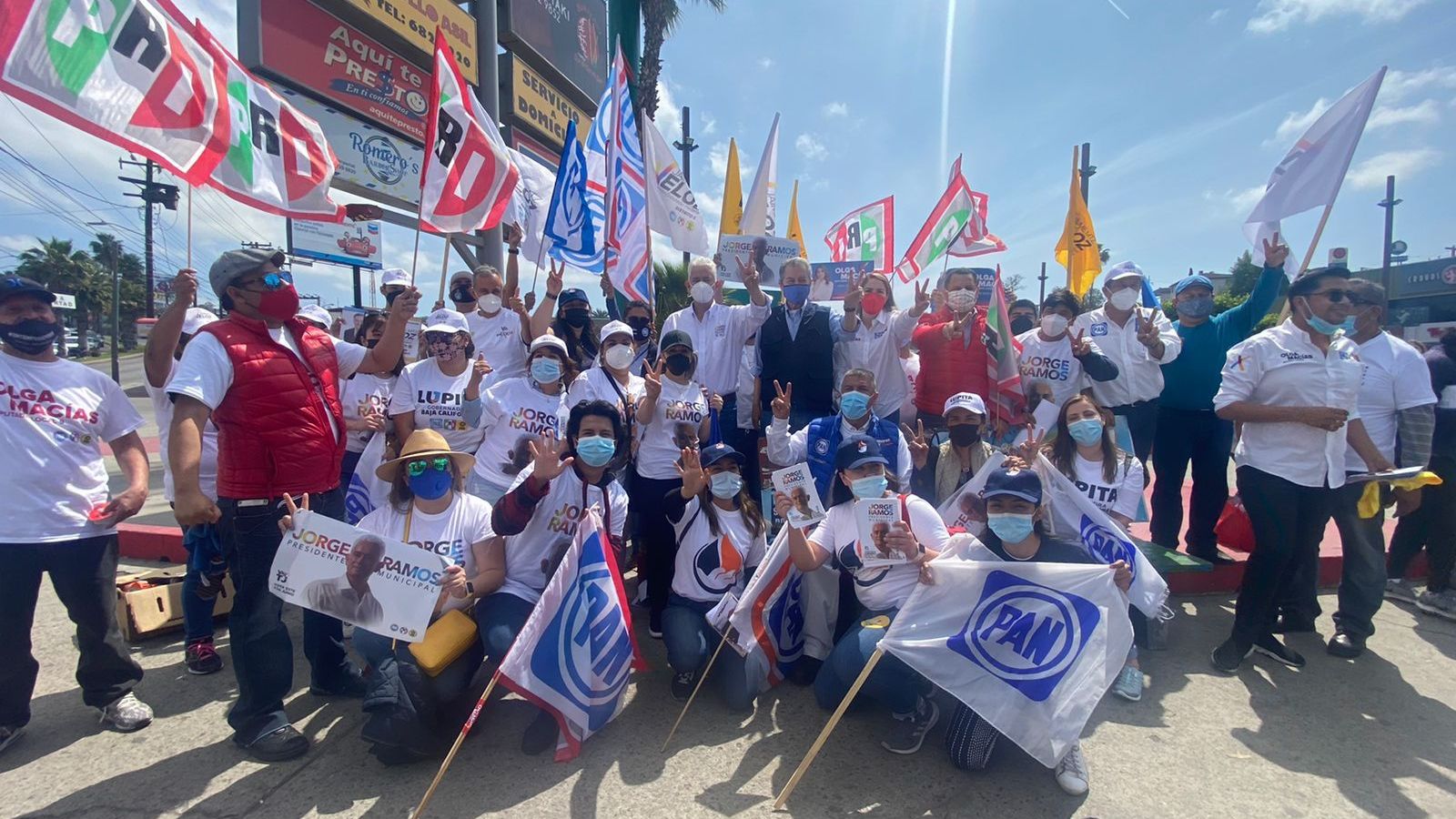 Simpatizantes muestran apoyo a Ramos Hernández