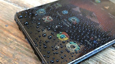 ¡Adiós arroz!: Arregla tu teléfono mojado con las siguientes recomendaciones