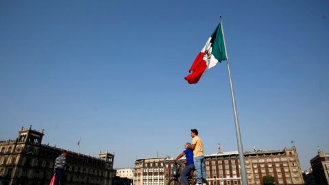 México suma 215 mil 113 muertes por COVID-19