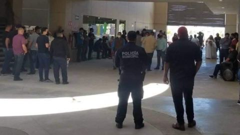 Cierran policías municipales cajas recaudadoras de Ensenada