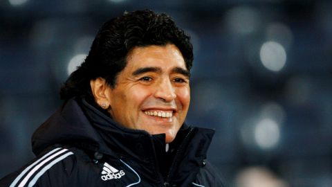 Junta médica dice asistencia a Maradona antes de morir fue 'deficiente'