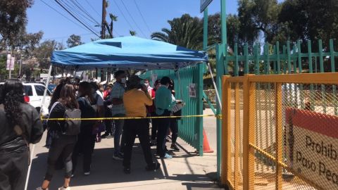 Hoy continúa jornada de vacunación para maestros en Tijuana y Mexicali