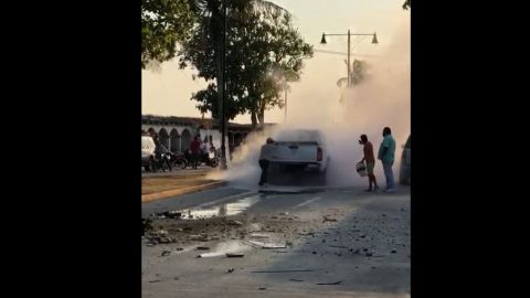 Explota pirotecnia durante recorrido de candidato en Tlacotalpan, Veracruz