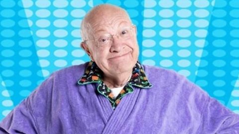 Hospitalizan a Eduardo Manzano, actor de 'Una Familia de 10' de Televisa