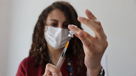 Después de vacunación anticovid, maestros esperarán 15 días para volver a aulas